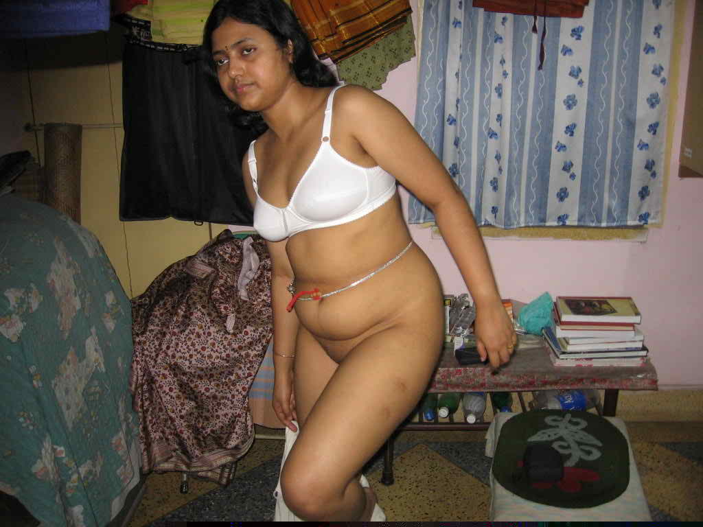 Desi naked aunty image